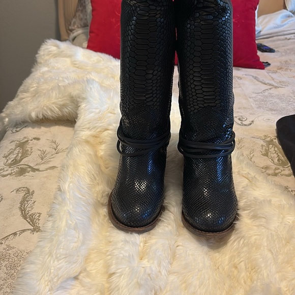 Freebird Coal Black Snake Boots sz 10 worn 3 times. - Picture 5 of 10